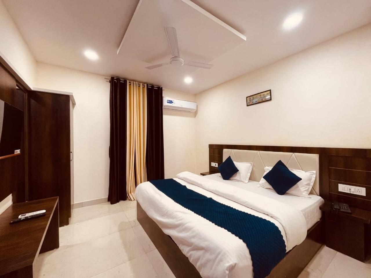 The Divine Ganga Haridwar By Wooibhotels Haridwar